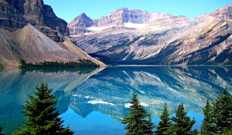 Bow Lake, Alberta, Canada.