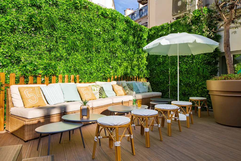 Le village hostel in Paris